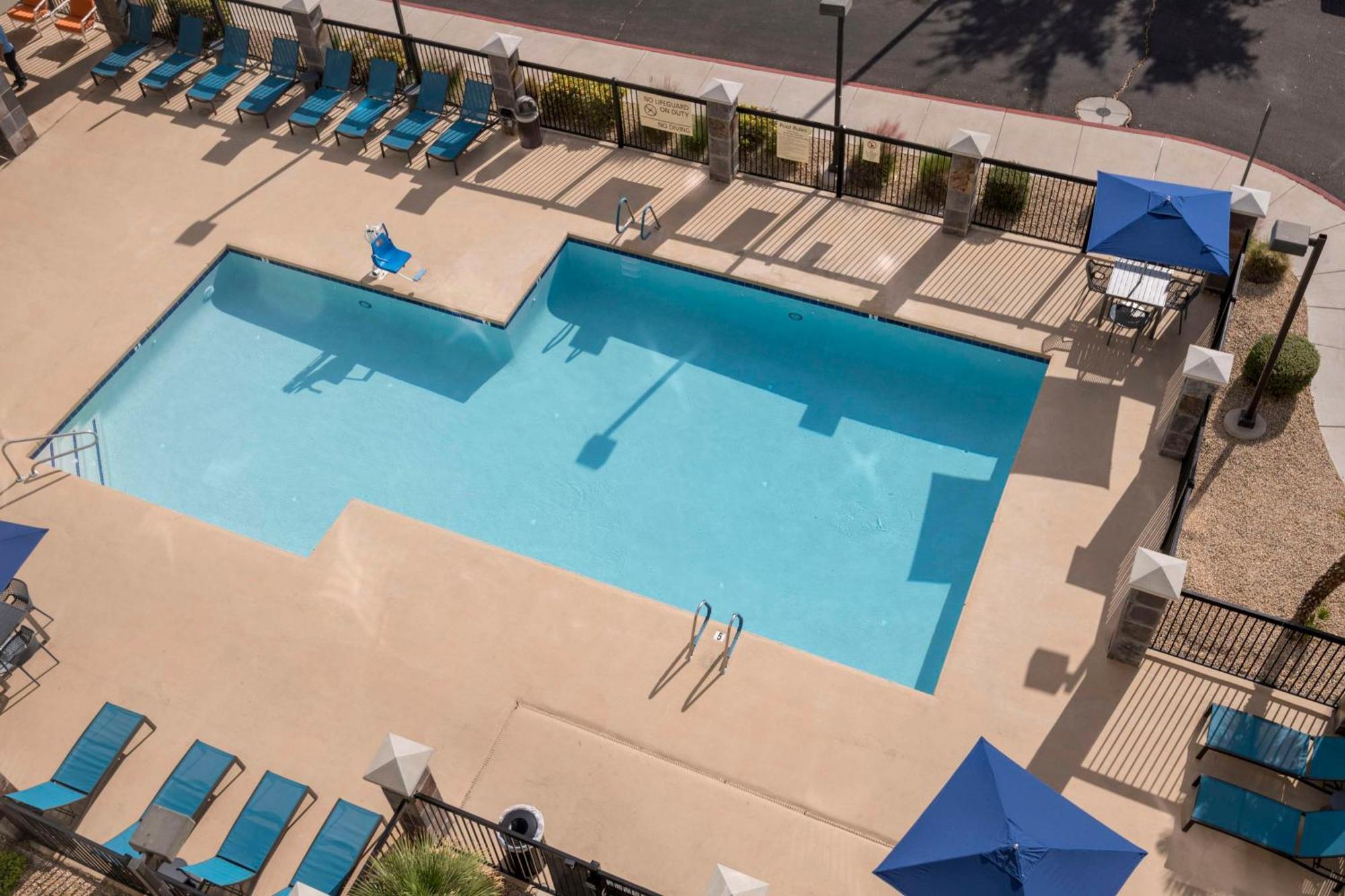 Hampton Inn & Suites Phoenix North/Happy Valley Exterior photo