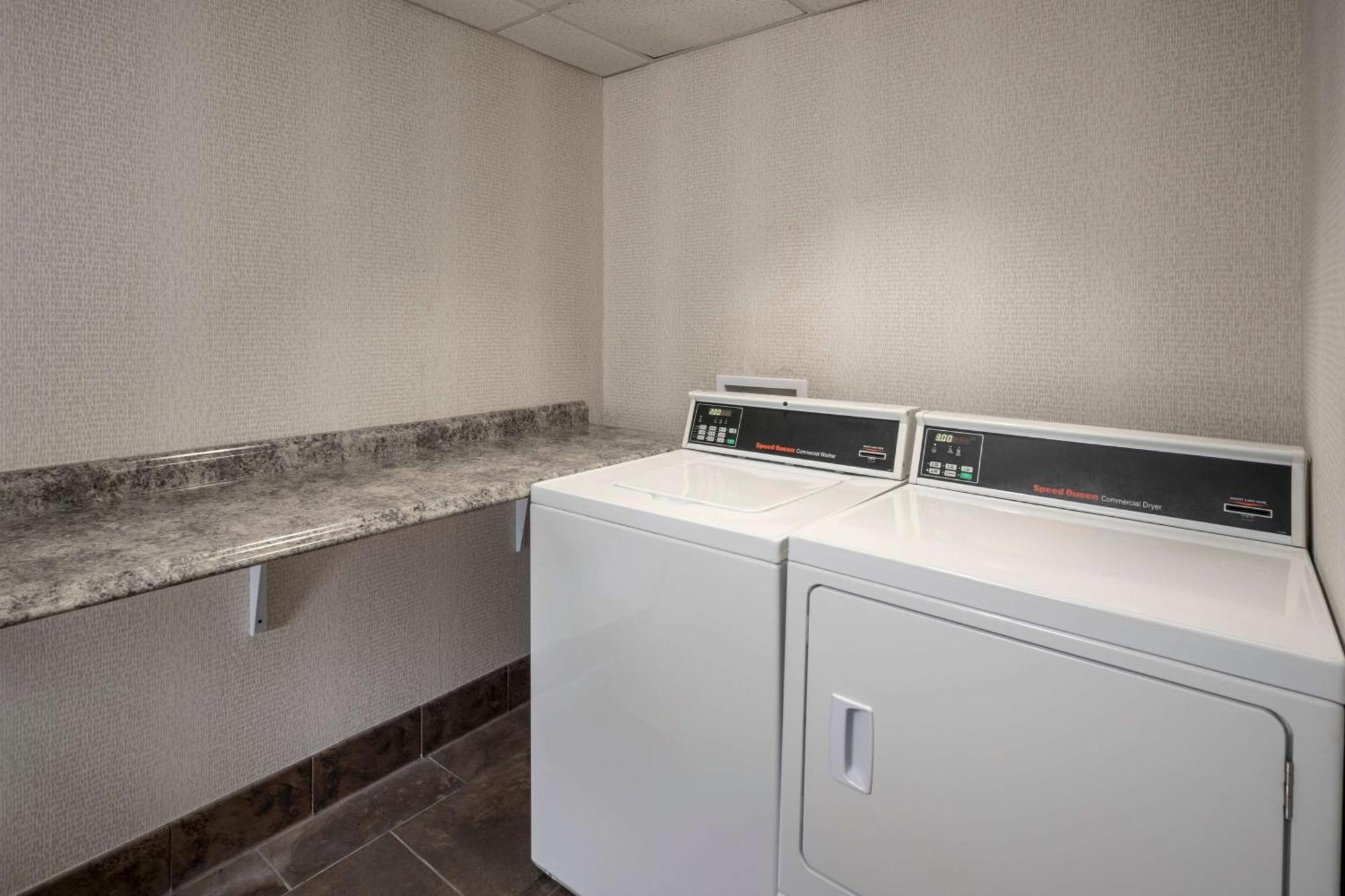 Hampton Inn & Suites Phoenix North/Happy Valley Exterior photo